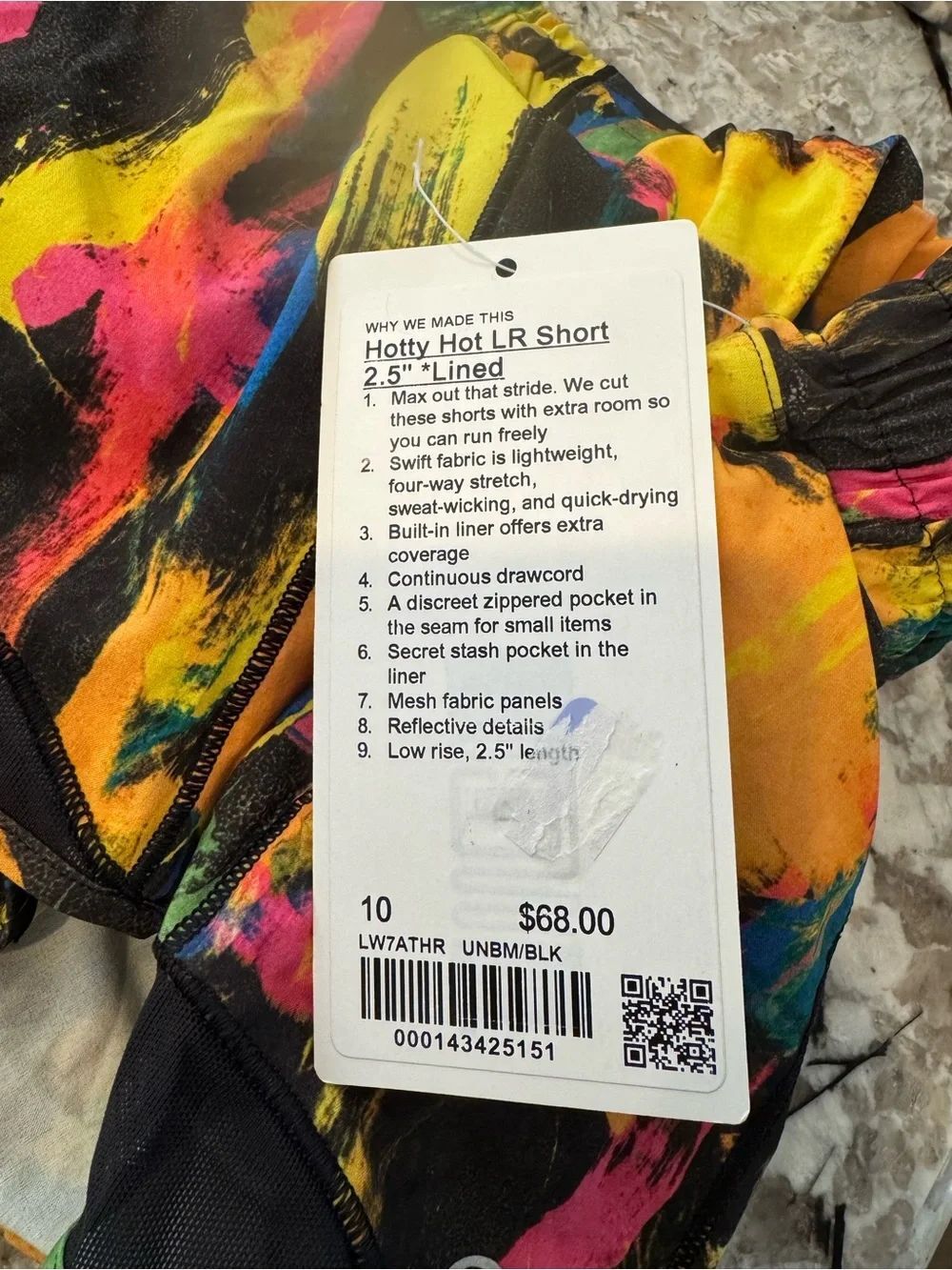NWT New LULULEMON Low Rise Hotty Hot 2.5” Shorts Undertone Black Rainbow UNBM 10 - Picture 3 of 3